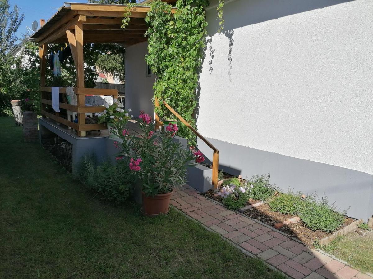 Menta Apartman Mezőkövesd Exterior foto